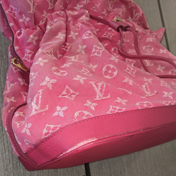 Louis Vuitton: Denim Noefull MM Monogram Tote - Picture 9 of 14